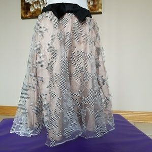 NWT romantic flowy skirt size Medium